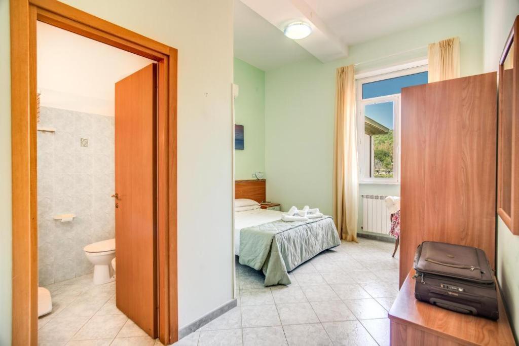 Villa Mg Hotel Santa Marinella Exterior photo