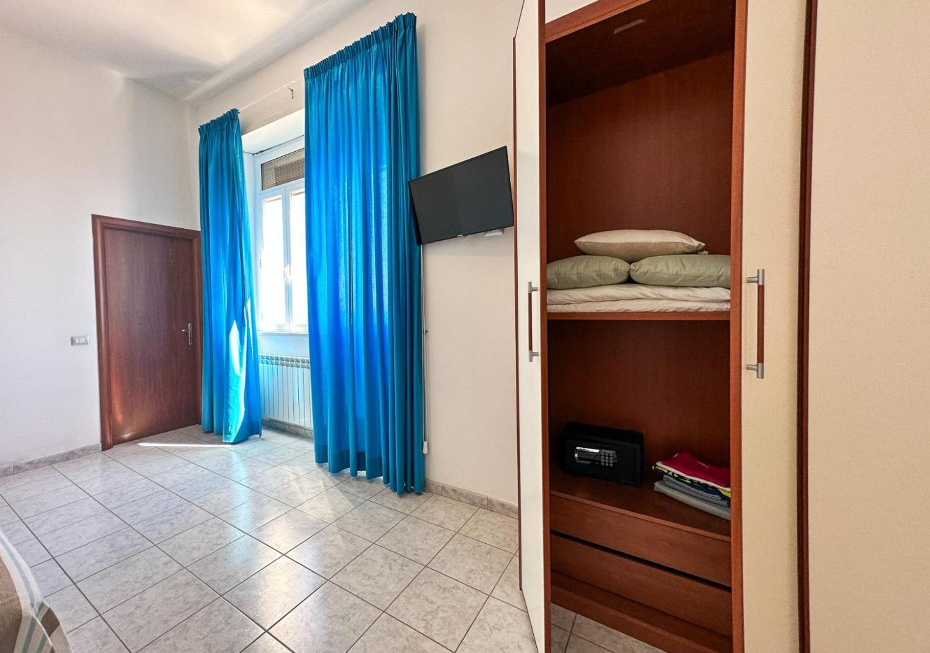 Villa Mg Hotel Santa Marinella Exterior photo