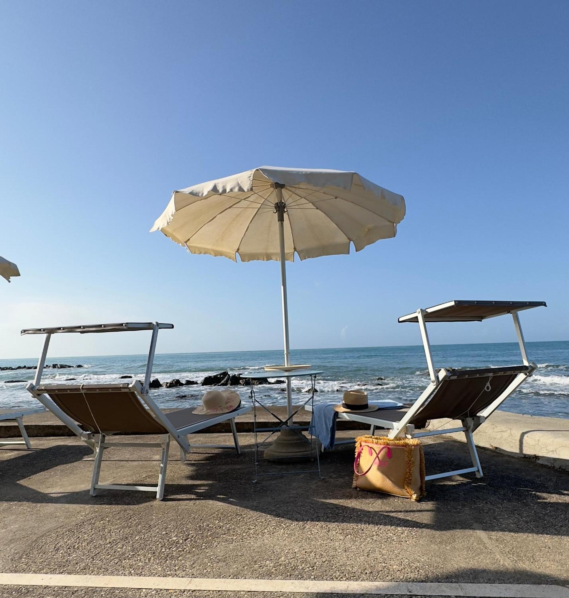 Villa Mg Hotel Santa Marinella Exterior photo