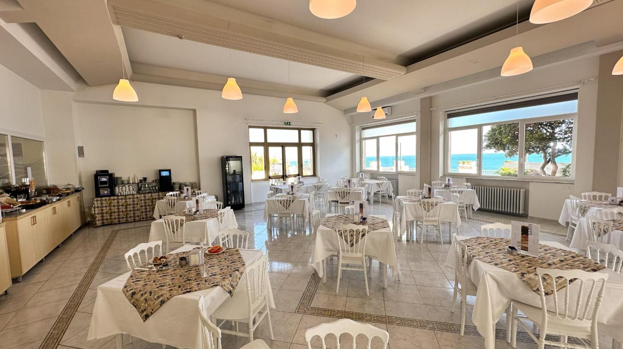 Villa Mg Hotel Santa Marinella Exterior photo